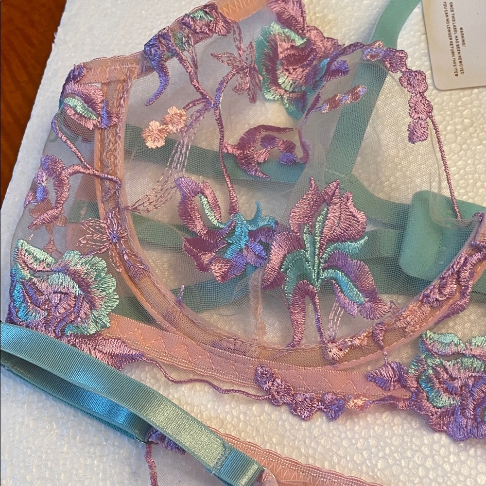 NWT La girl Elegant Floral Lace Bra Set - Pastel Pink /lavender /teal size S - Picture 4 of 13